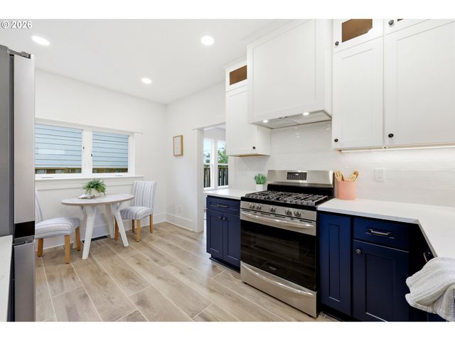 6104 Se FRANCIS St, Portland, OR 97206