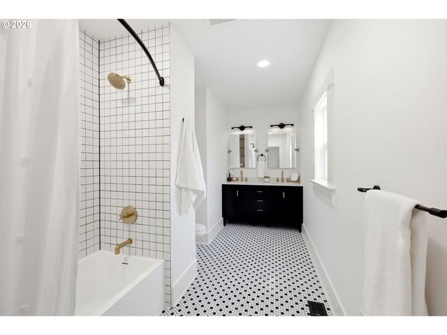 6104 Se FRANCIS St, Portland, OR 97206