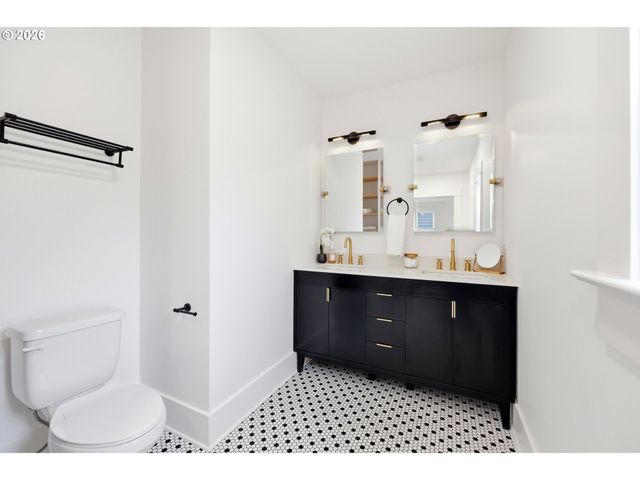 6104 Se FRANCIS St, Portland, OR 97206