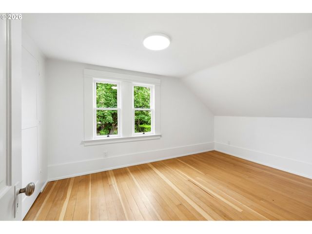 6104 Se FRANCIS St, Portland, OR 97206