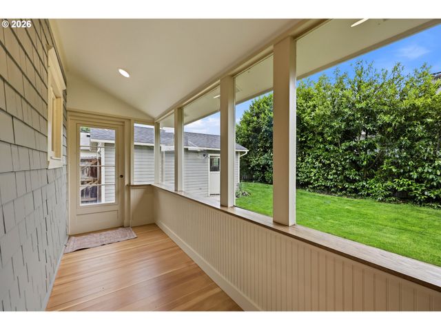 6104 Se FRANCIS St, Portland, OR 97206