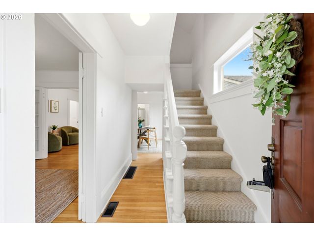 6104 Se FRANCIS St, Portland, OR 97206