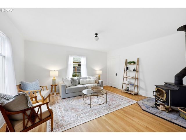 6104 Se FRANCIS St, Portland, OR 97206
