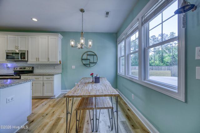 2520 Sloop Point Road, Hampstead, NC 28443