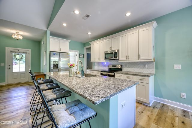2520 Sloop Point Road, Hampstead, NC 28443