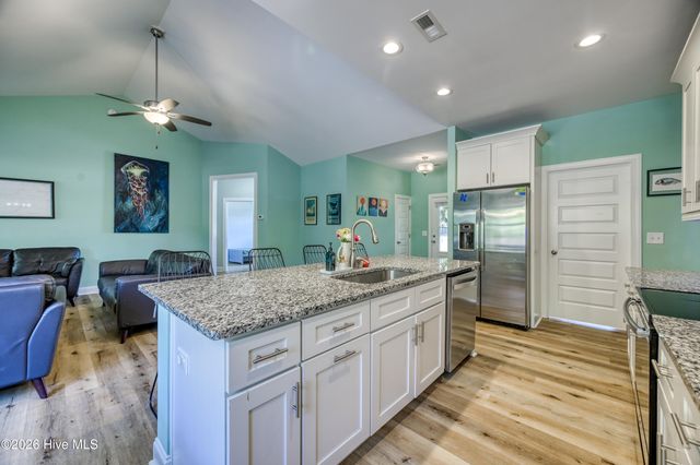 2520 Sloop Point Road, Hampstead, NC 28443