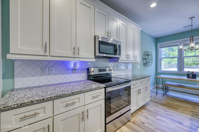 2520 Sloop Point Road, Hampstead, NC 28443