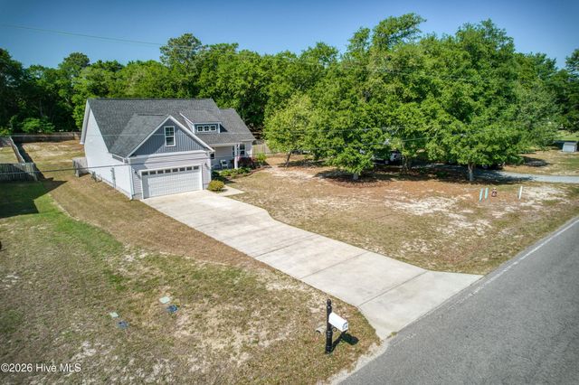 2520 Sloop Point Road, Hampstead, NC 28443