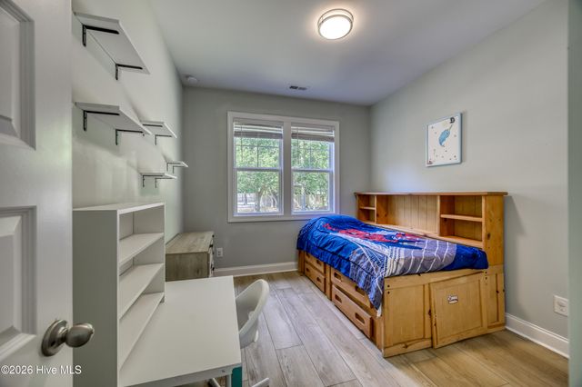 2520 Sloop Point Road, Hampstead, NC 28443