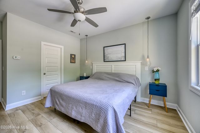 2520 Sloop Point Road, Hampstead, NC 28443