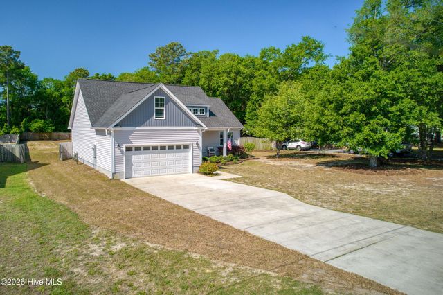 2520 Sloop Point Road, Hampstead, NC 28443