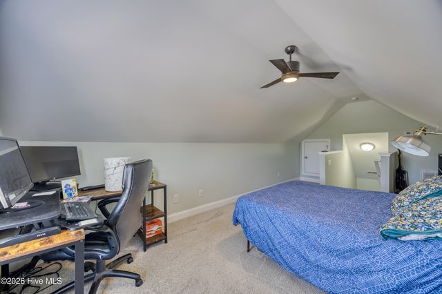 2520 Sloop Point Road, Hampstead, NC 28443