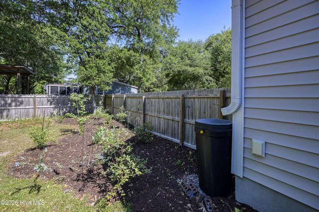 2520 Sloop Point Road, Hampstead, NC 28443