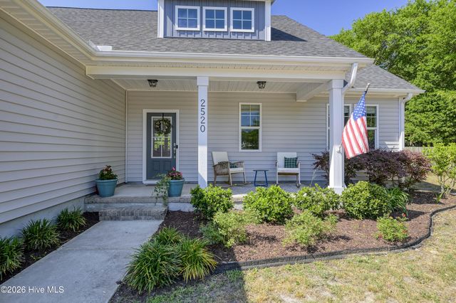 2520 Sloop Point Road, Hampstead, NC 28443
