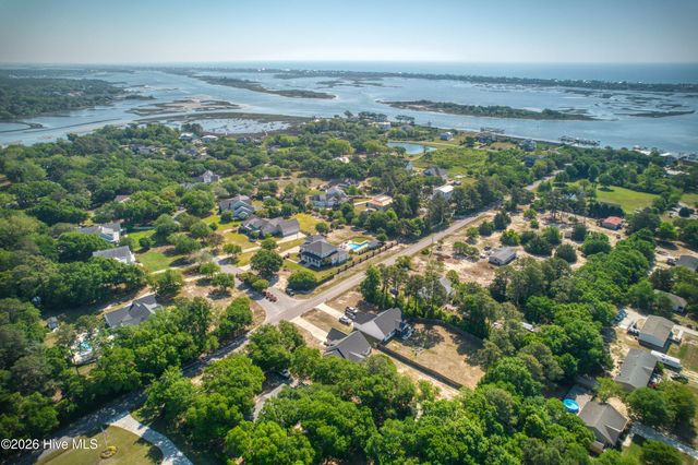 2520 Sloop Point Road, Hampstead, NC 28443