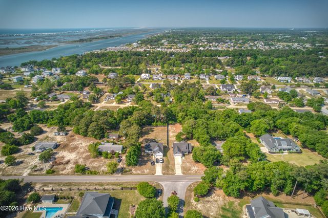 2520 Sloop Point Road, Hampstead, NC 28443