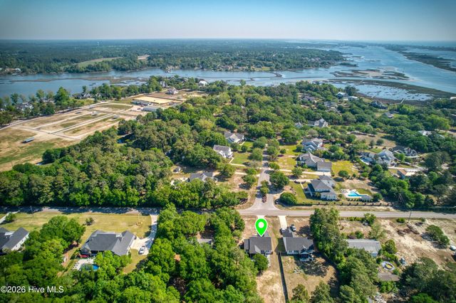 2520 Sloop Point Road, Hampstead, NC 28443