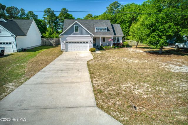 2520 Sloop Point Road, Hampstead, NC 28443