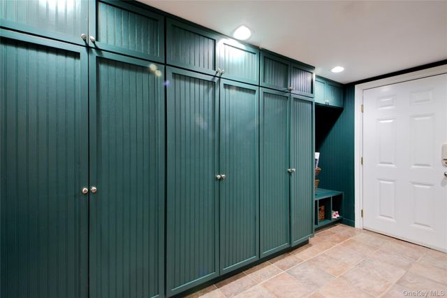 101 Wetherill Road, Garden City, NY 11530