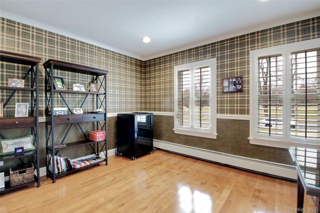 101 Wetherill Road, Garden City, NY 11530