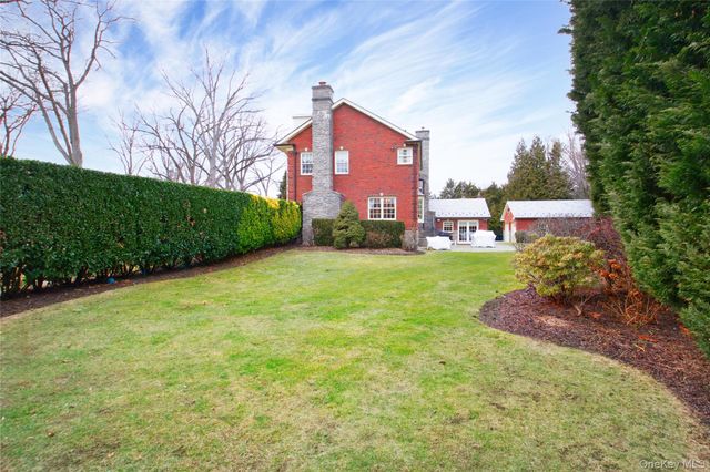 101 Wetherill Road, Garden City, NY 11530