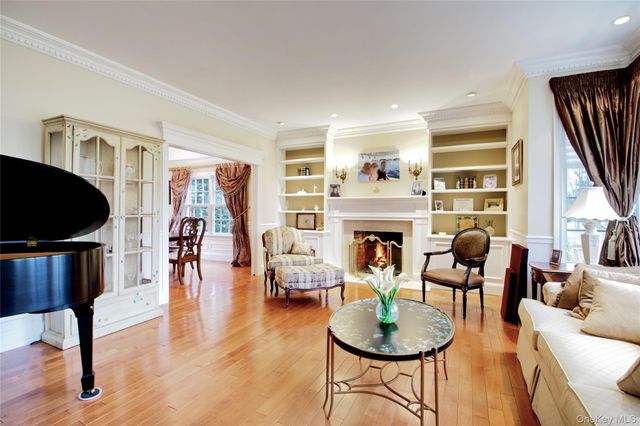 101 Wetherill Road, Garden City, NY 11530