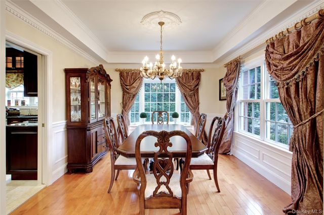 101 Wetherill Road, Garden City, NY 11530