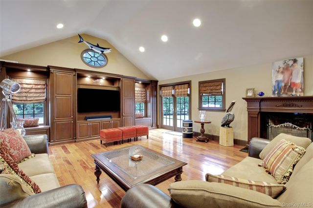 101 Wetherill Road, Garden City, NY 11530