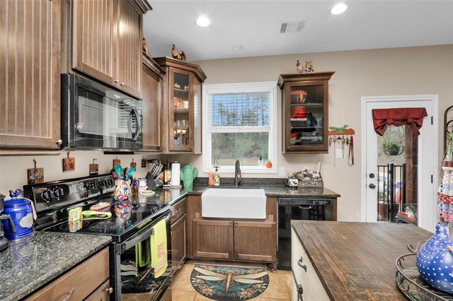 159 E Double Creek, Willis, TX 77378