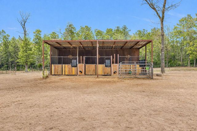 159 E Double Creek, Willis, TX 77378