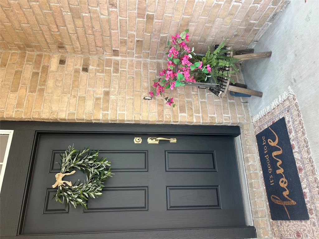 3804 Aqua LN, Round Rock, TX 78681
