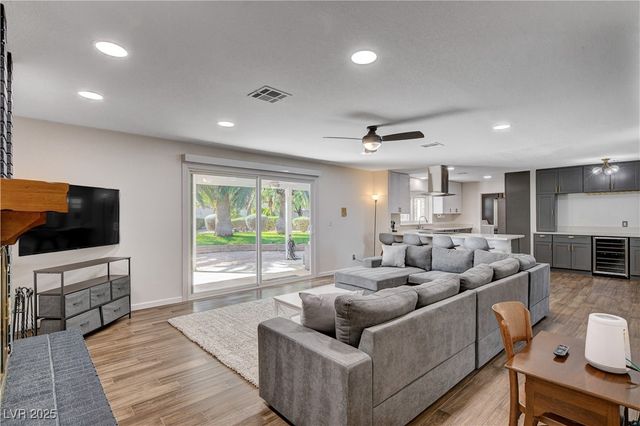 7165 Coley Avenue, Las Vegas, NV 89117