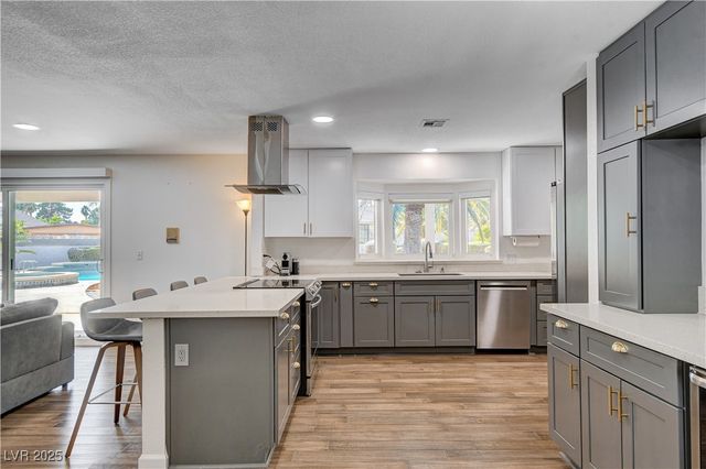 7165 Coley Avenue, Las Vegas, NV 89117