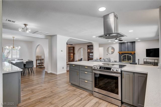 7165 Coley Avenue, Las Vegas, NV 89117