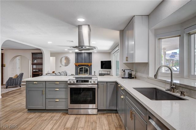 7165 Coley Avenue, Las Vegas, NV 89117