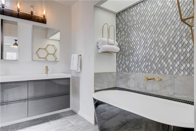 7165 Coley Avenue, Las Vegas, NV 89117