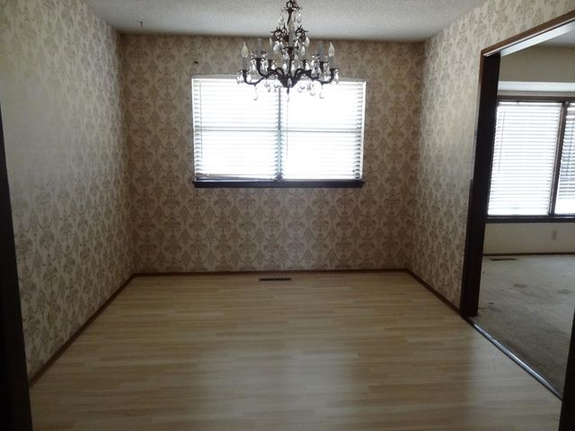 1105 S Laurel, Wichita, KS 67207