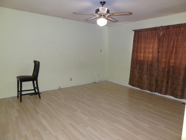1105 S Laurel, Wichita, KS 67207