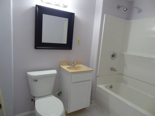 1105 S Laurel, Wichita, KS 67207