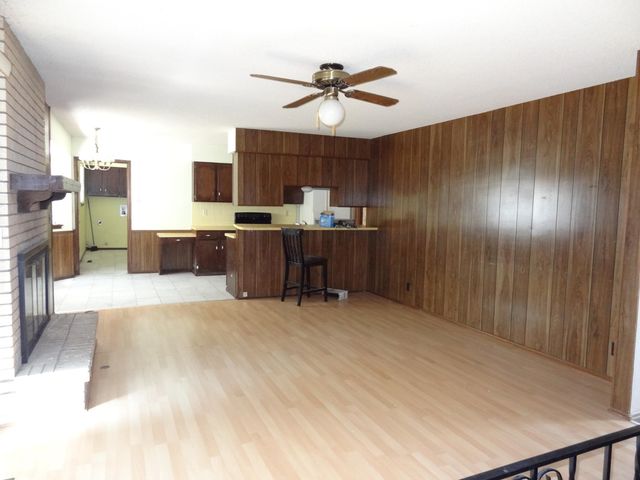1105 S Laurel, Wichita, KS 67207