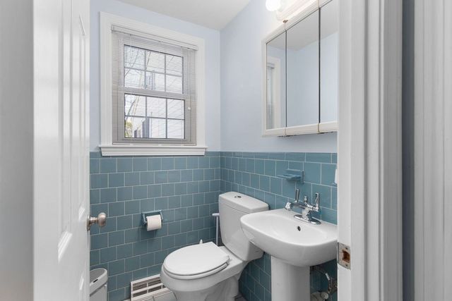 71 Pond Ln, Randolph, MA 02368