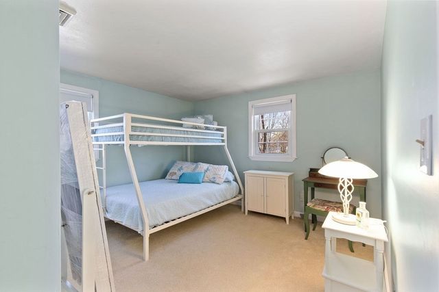 71 Pond Ln, Randolph, MA 02368