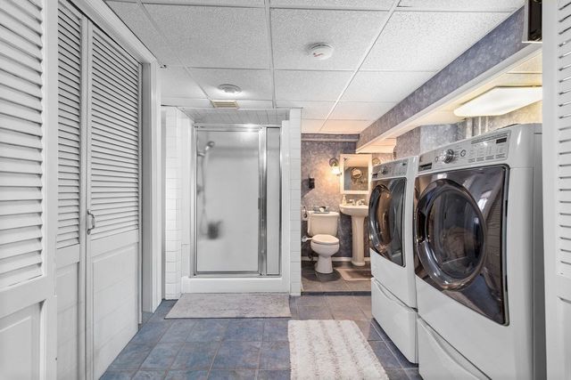71 Pond Ln, Randolph, MA 02368