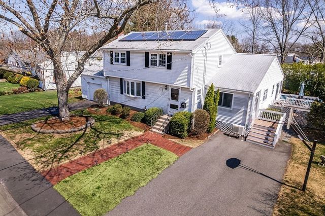 71 Pond Ln, Randolph, MA 02368