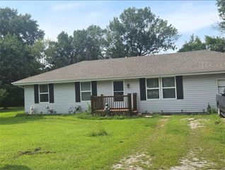310 Renee Lane, Garden City, MO 64747
