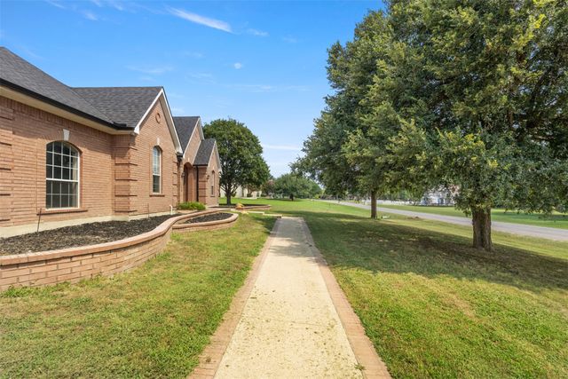 364 Preakness Place Road, Van Alstyne, TX 75495