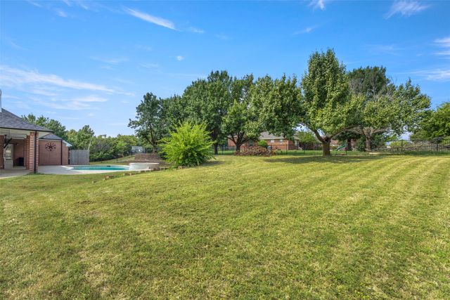 364 Preakness Place Road, Van Alstyne, TX 75495