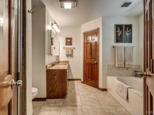 4200 Rustic Road, Sand Springs, OK 74063