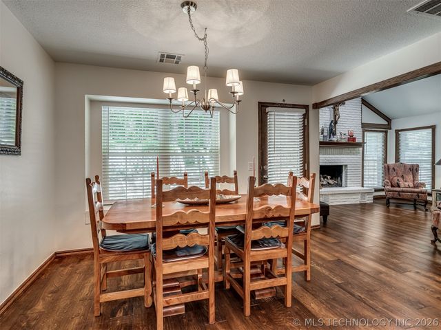 4200 Rustic Road, Sand Springs, OK 74063