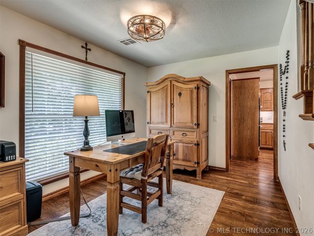 4200 Rustic Road, Sand Springs, OK 74063